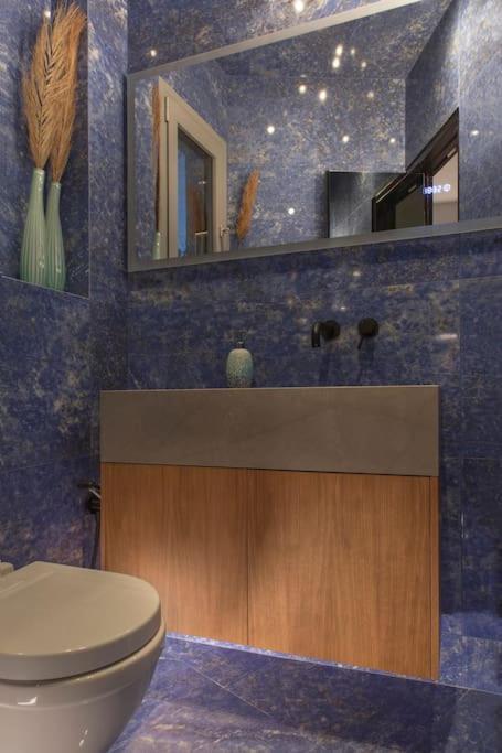 Luxury Acropolis View Apartment-Living Stone Black Pearl เอเธนส์ ภายนอก รูปภาพ