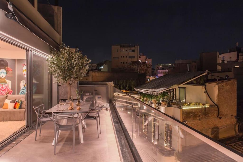 Luxury Acropolis View Apartment-Living Stone Black Pearl เอเธนส์ ภายนอก รูปภาพ