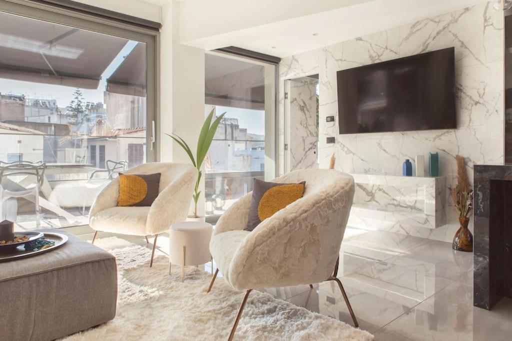 Luxury Acropolis View Apartment-Living Stone Black Pearl เอเธนส์ ภายนอก รูปภาพ