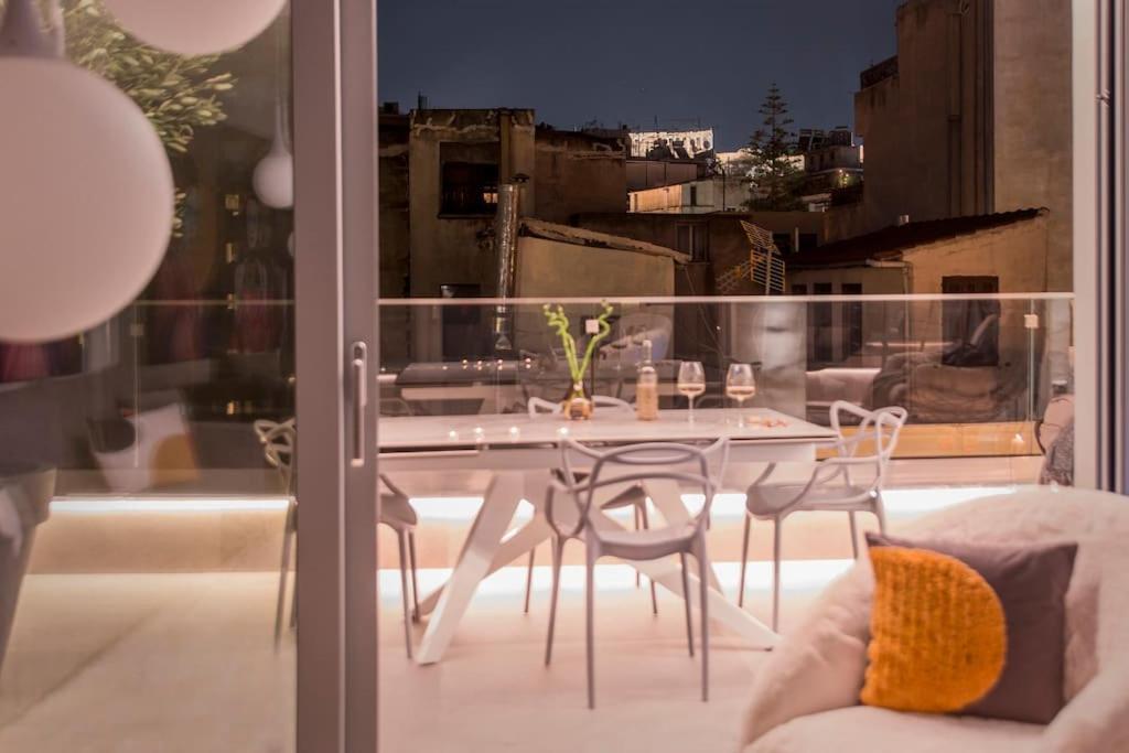 Luxury Acropolis View Apartment-Living Stone Black Pearl เอเธนส์ ภายนอก รูปภาพ
